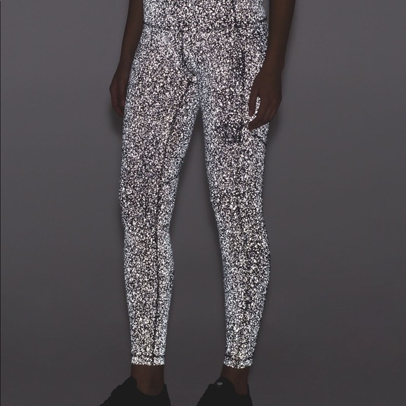 Lululemon Speed Tight V Reflective - Picture 4 of 5
